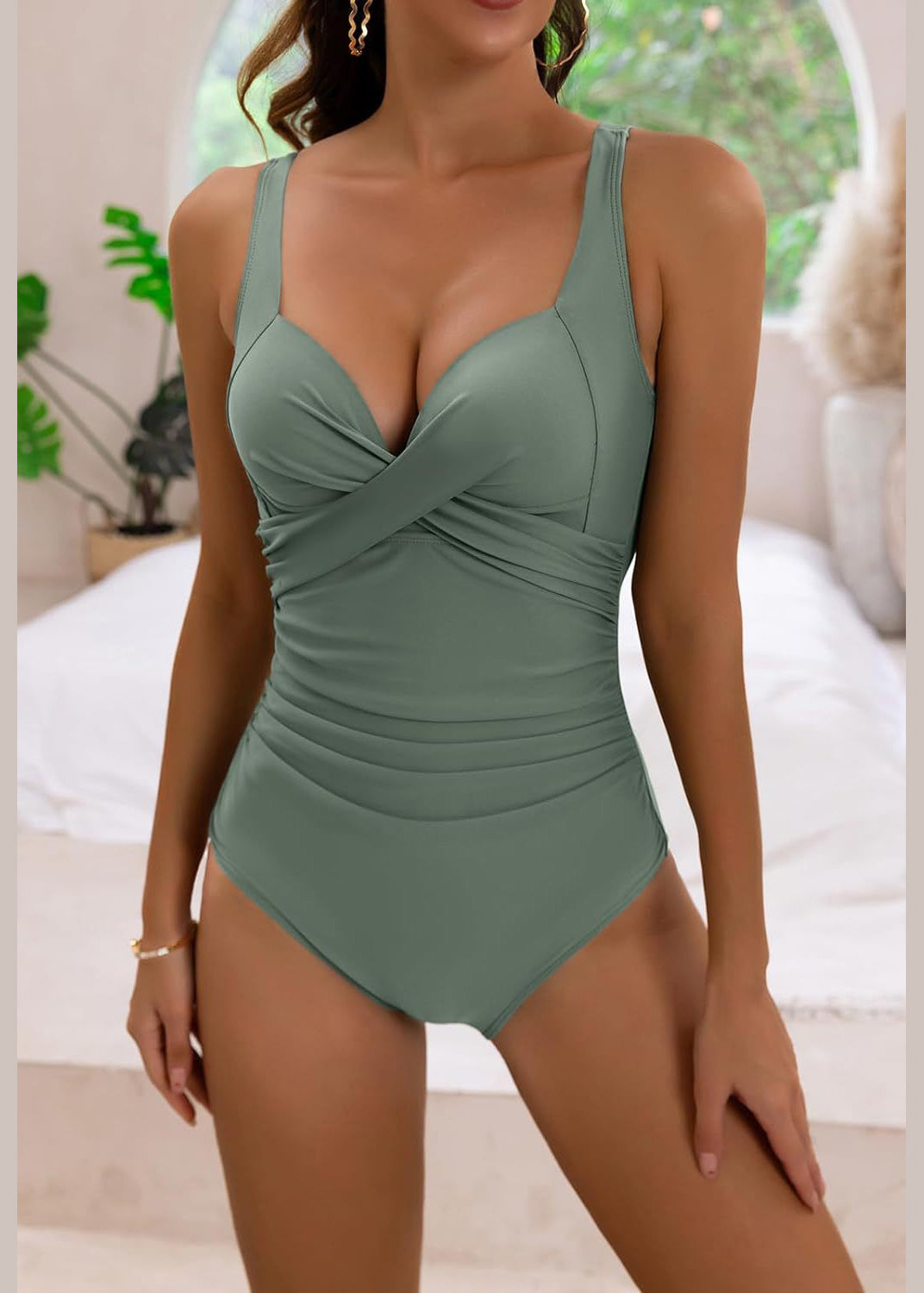 Neues Erbsengrünes Bikini-Set mit rückenfreiem Design