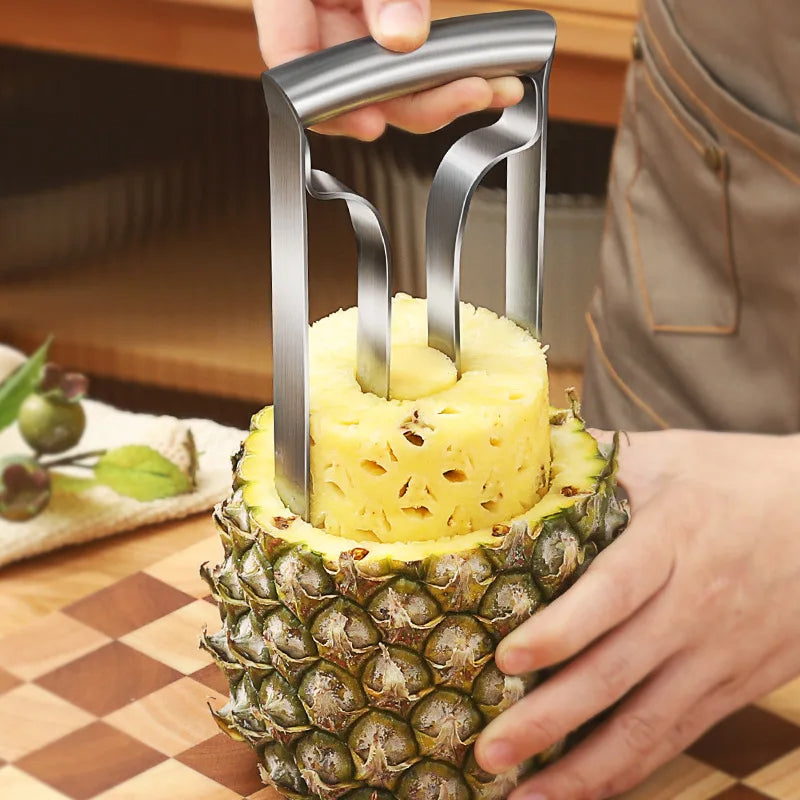 Pineapple cutter