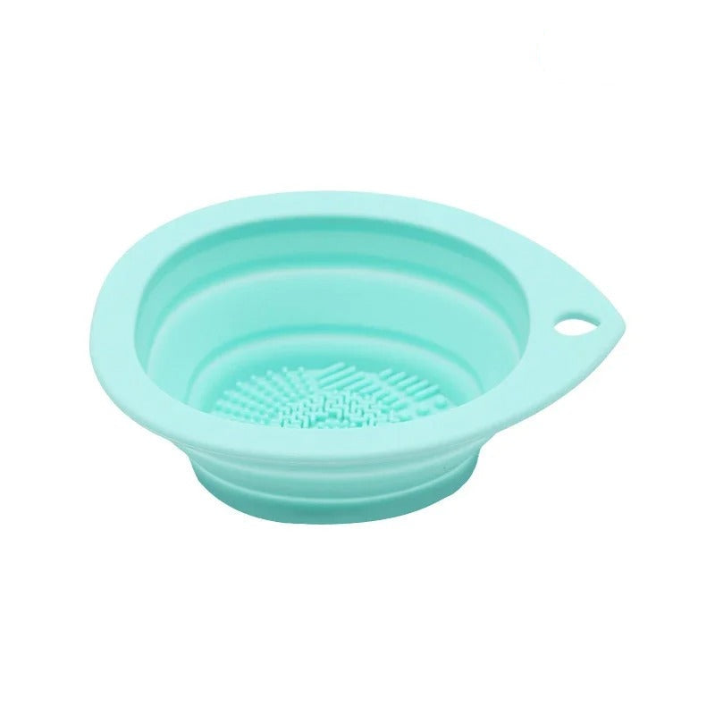 Foldable make-up cleaning bowl made of silicone