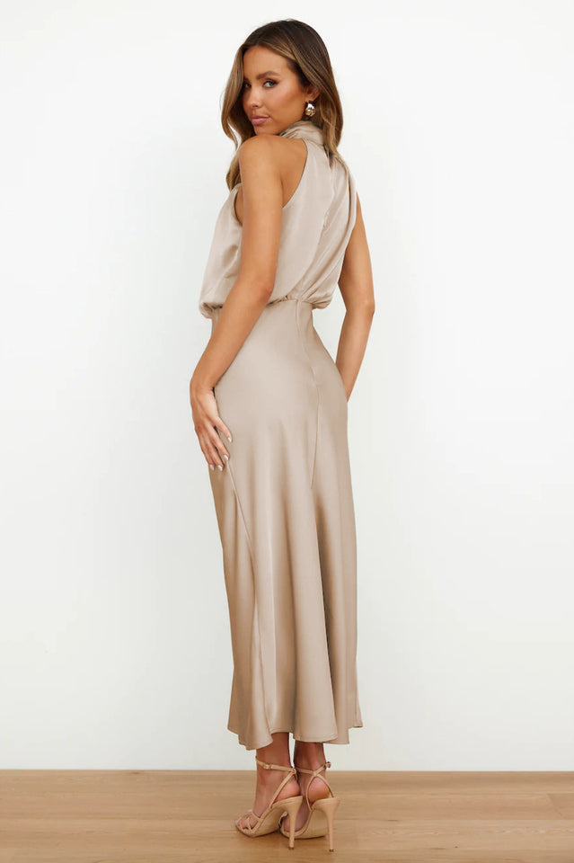 Halter Ärmelloses Satin Brautjungfernkleid
