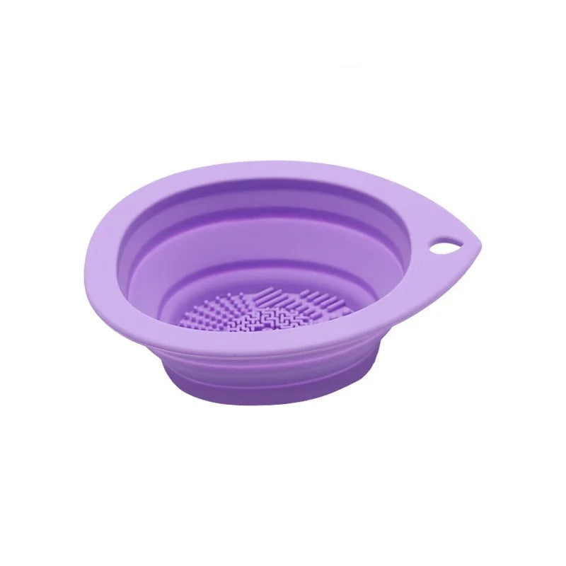 Foldable make-up cleaning bowl made of silicone