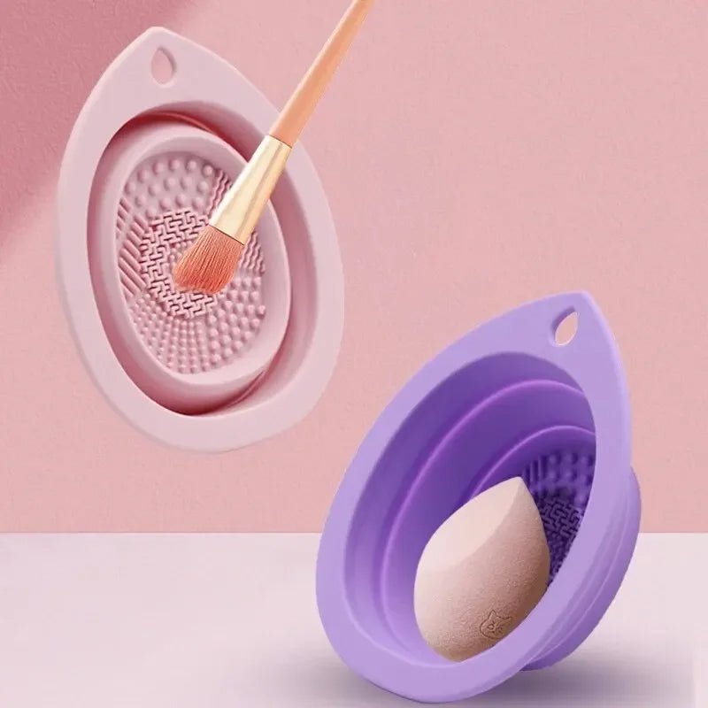 Foldable make-up cleaning bowl made of silicone