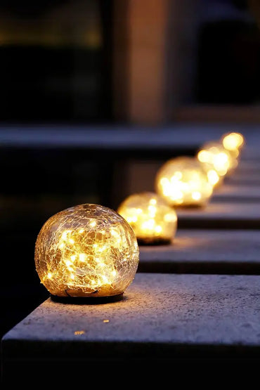 Solarbetriebene Lichtkugel für den Außenbereich