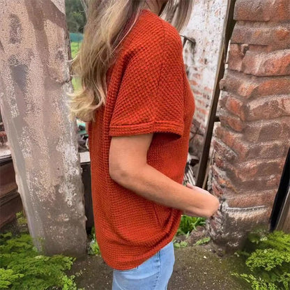 Amelie Blouse | Chic short-sleeved blouse with buttons and V-neck