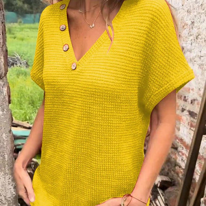 Amelie Blouse | Chic short-sleeved blouse with buttons and V-neck