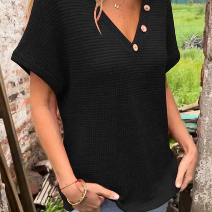 Amelie Blouse | Chic short-sleeved blouse with buttons and V-neck