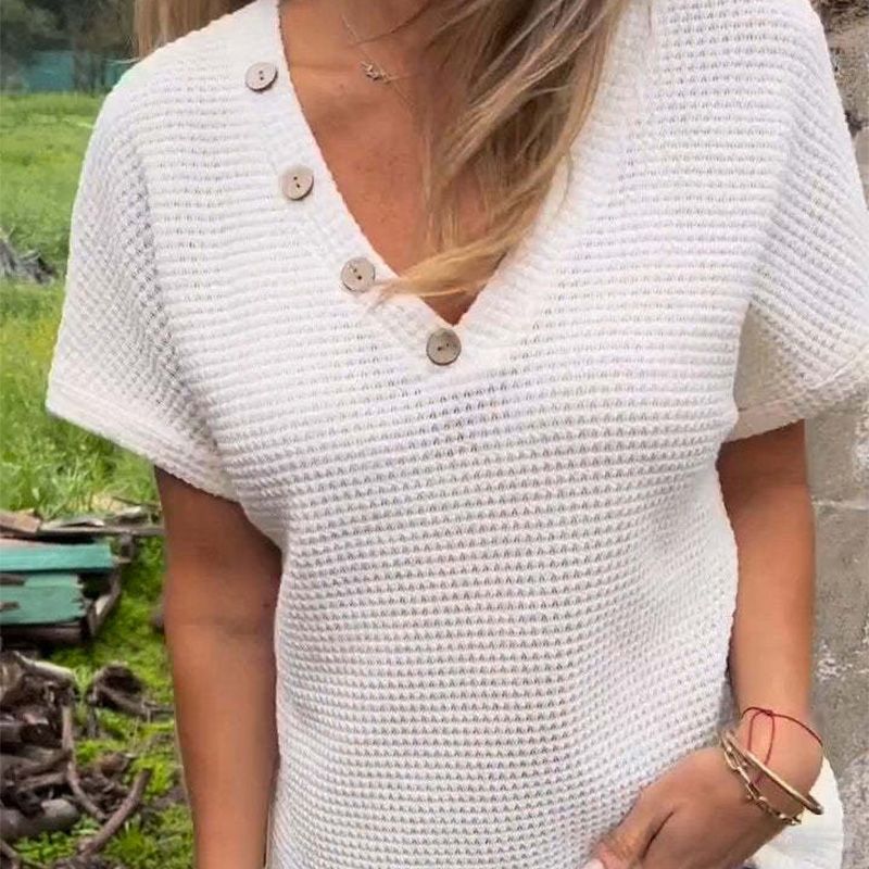 Amelie Blouse | Chic short-sleeved blouse with buttons and V-neck