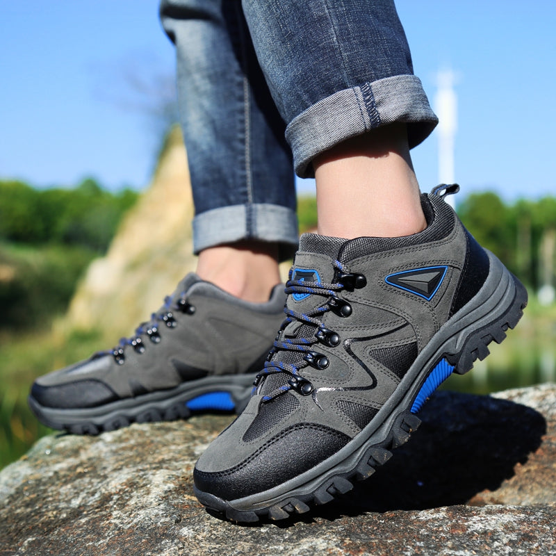 Ergonomic outdoor hiking shoes