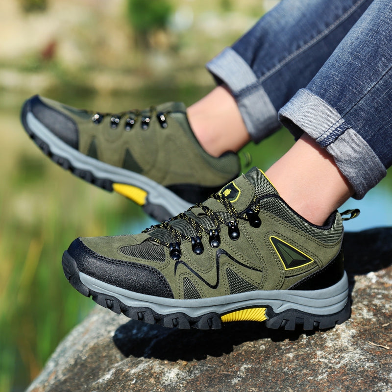 Ergonomic outdoor hiking shoes