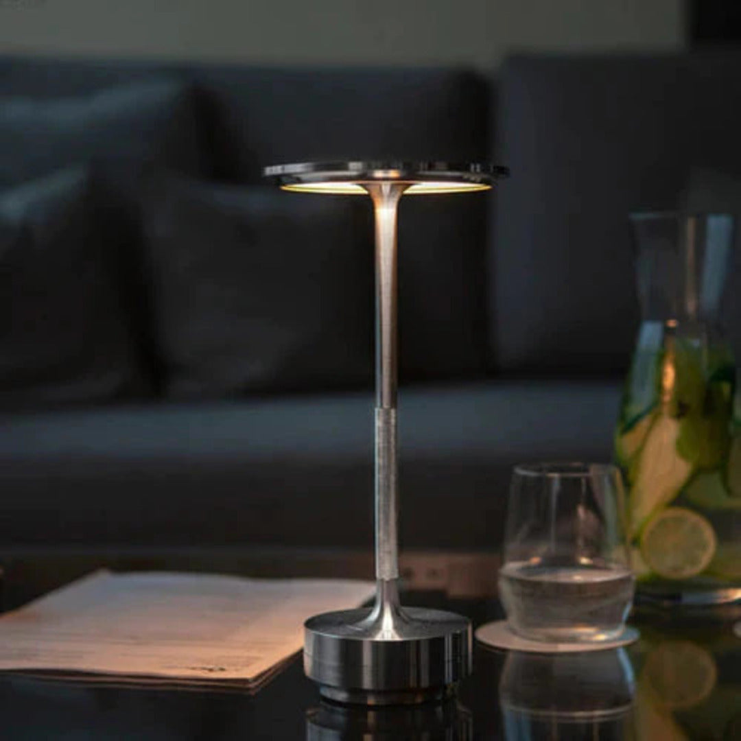 Wireless rechargeable lamp