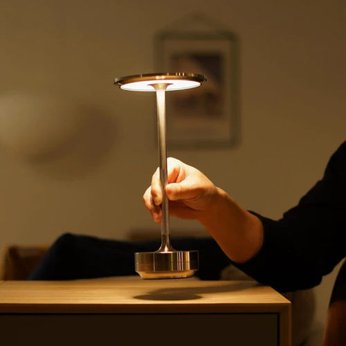 Wireless rechargeable lamp