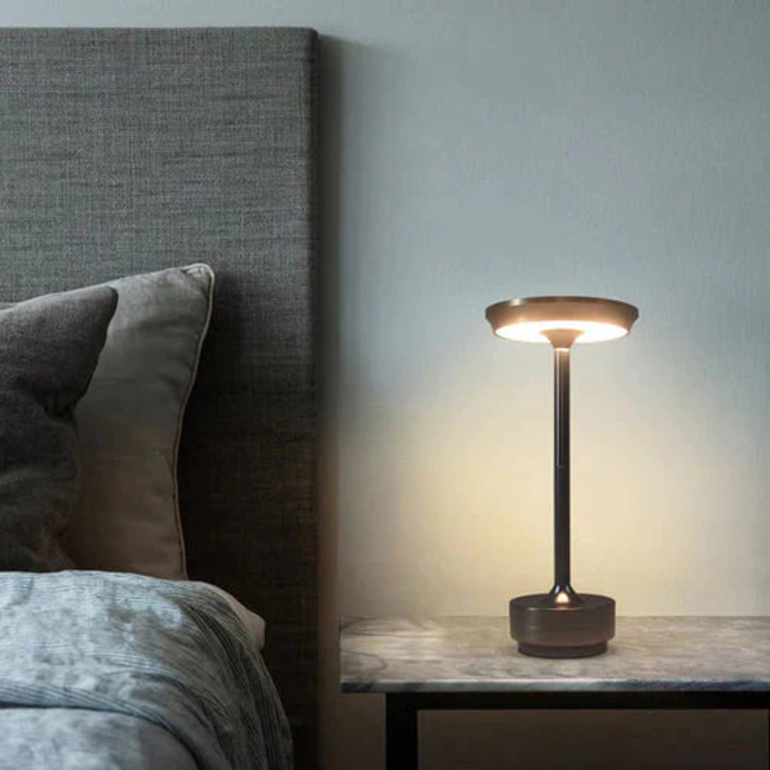 Wireless rechargeable lamp